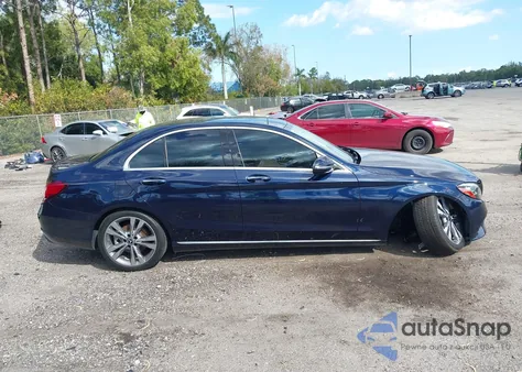 2019 Mercedes-Benz C 300 4Matic z USA, uszkodzony, nr VIN 55SWF8EB2KU304144